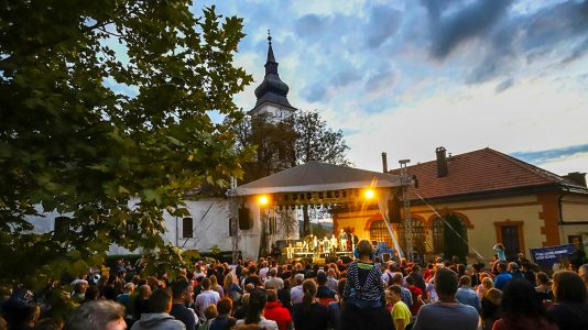 Szeptember 17. és 19. között rendezik a Kerekdomb Fesztivált Tokaj-Hegyalján