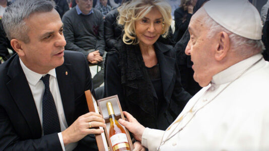 Ferenc pápa áldását adta a magyar borra